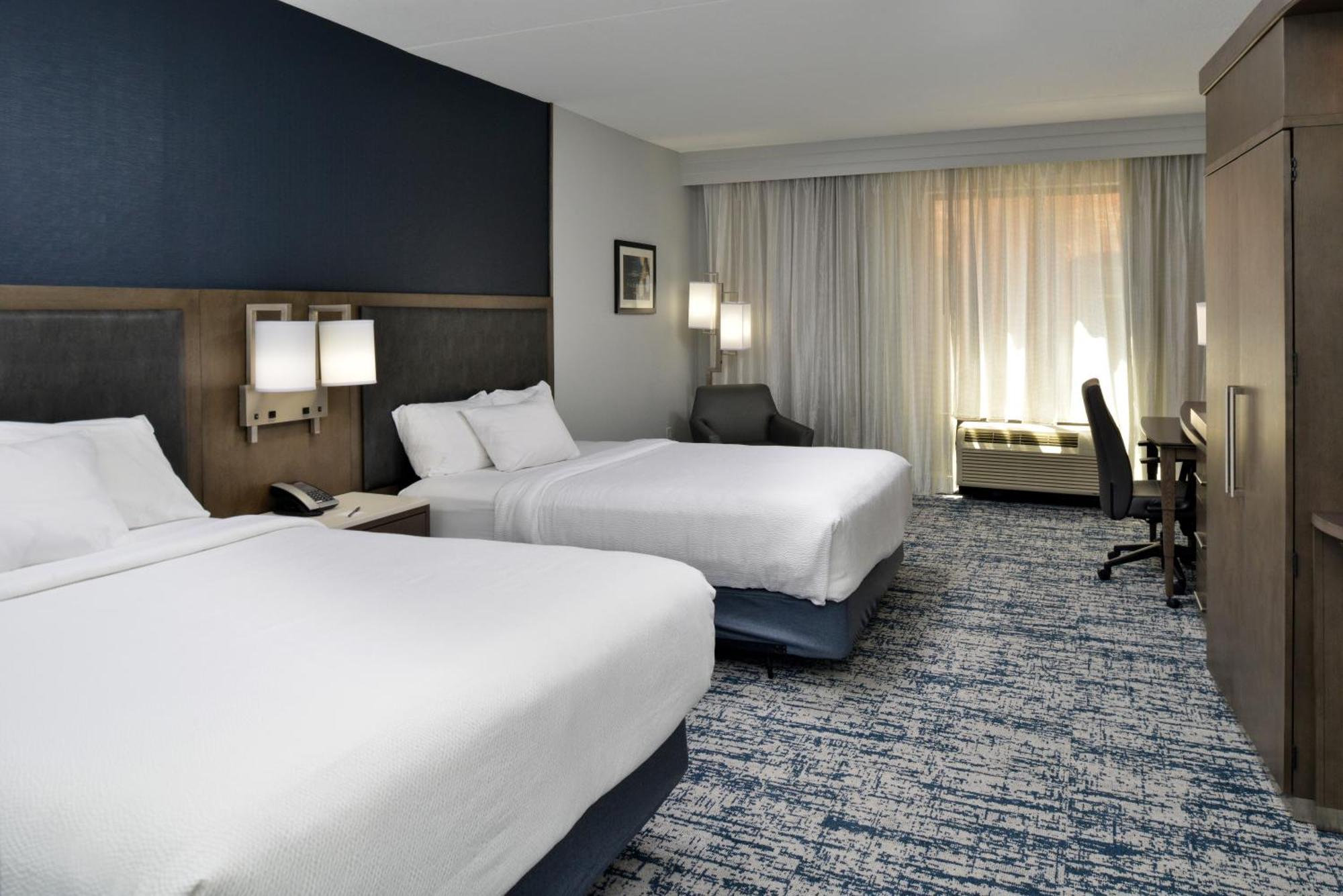 Courtyard By Marriott Wilmington Downtown/Historic District Hotel Exterior photo