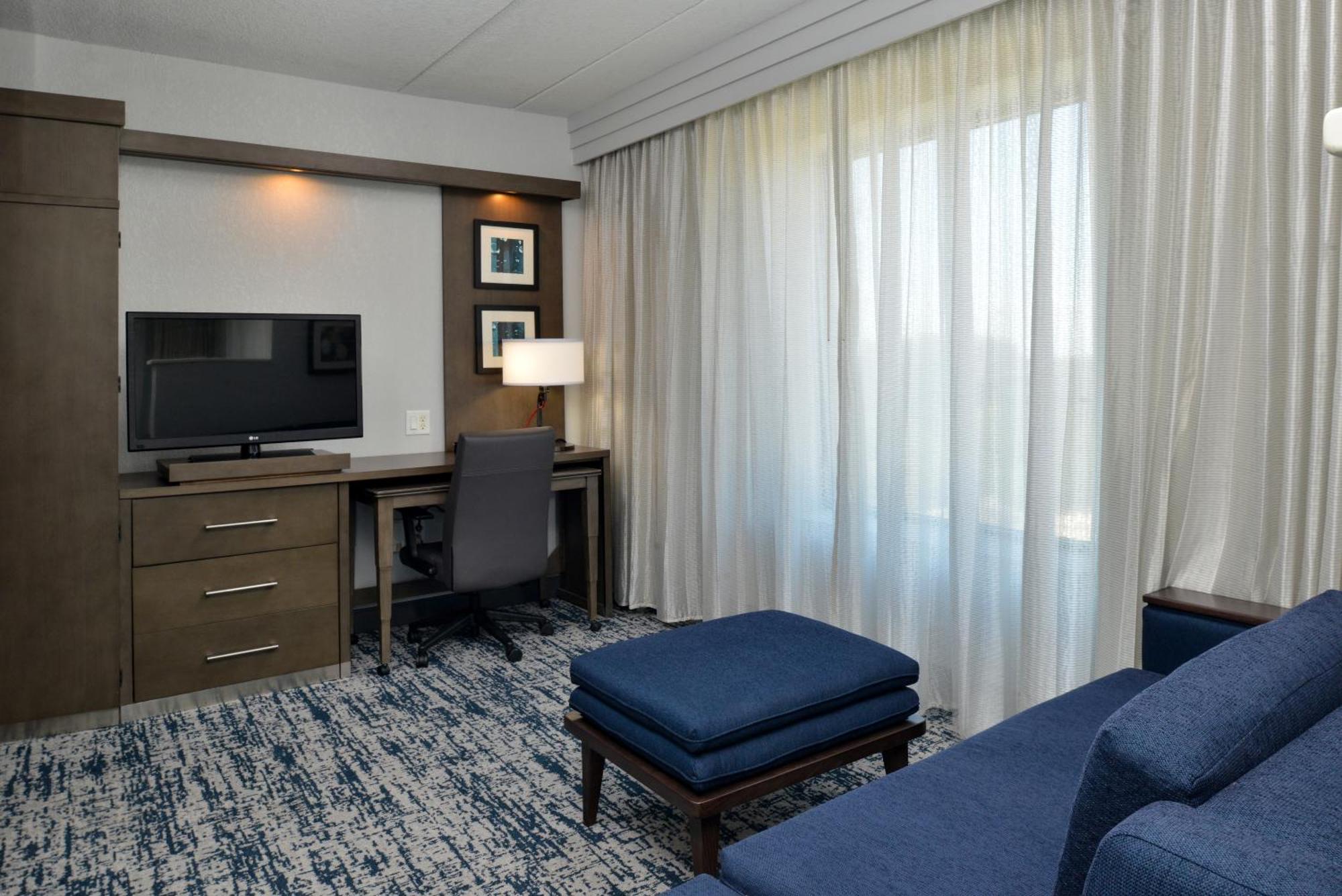 Courtyard By Marriott Wilmington Downtown/Historic District Hotel Exterior photo