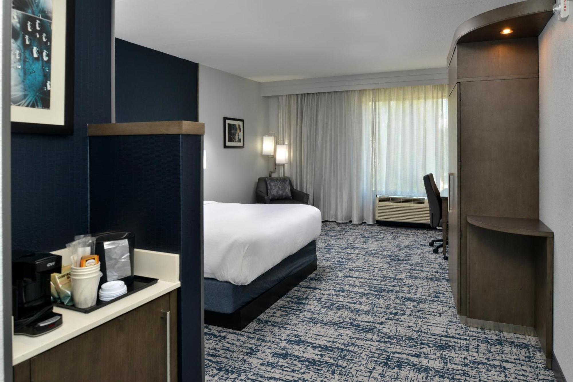 Courtyard By Marriott Wilmington Downtown/Historic District Hotel Exterior photo