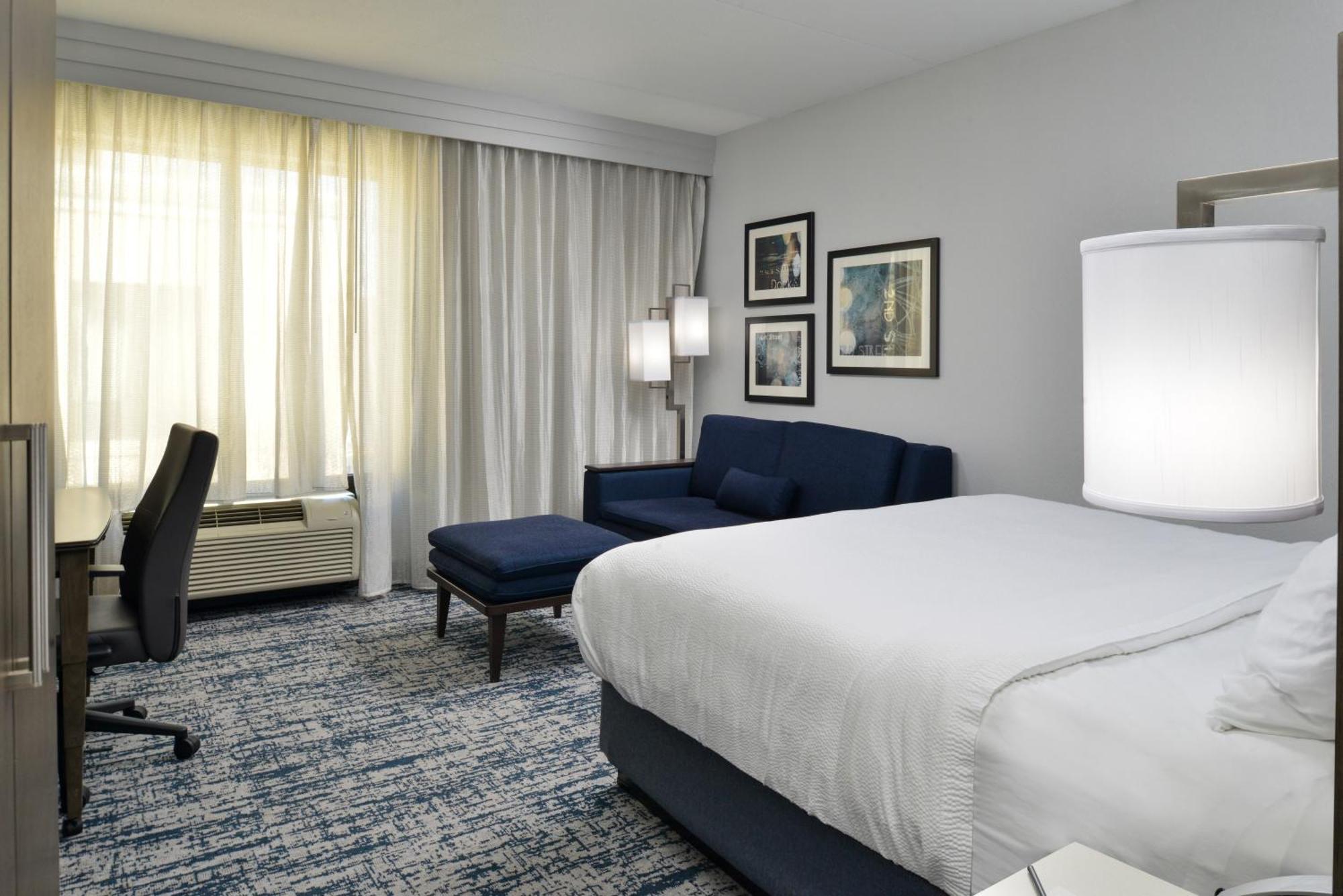 Courtyard By Marriott Wilmington Downtown/Historic District Hotel Exterior photo