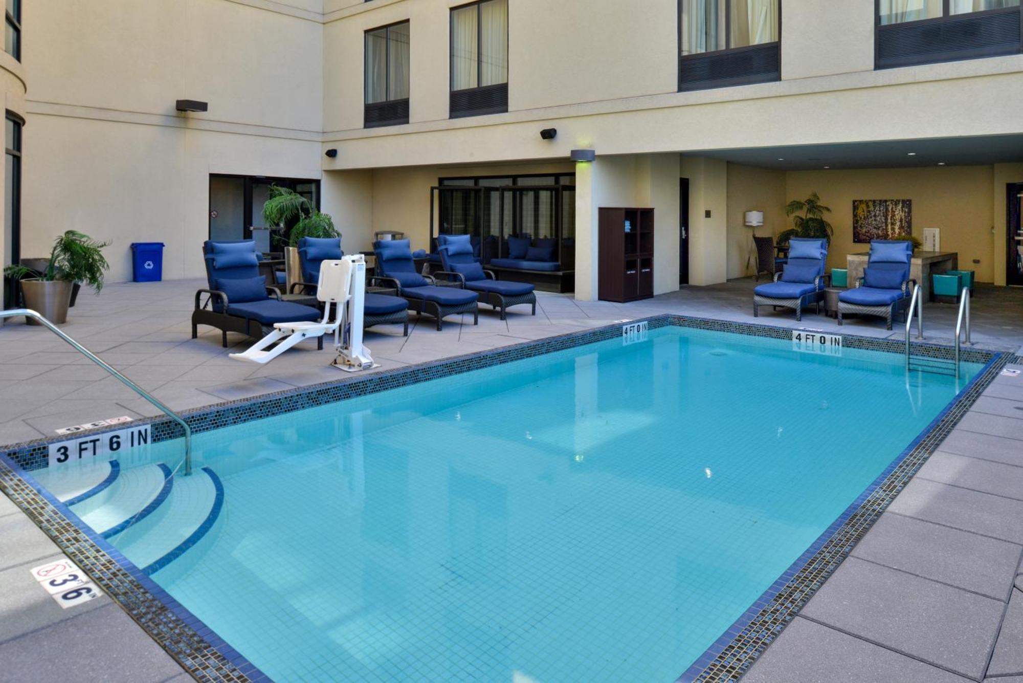 Courtyard By Marriott Wilmington Downtown/Historic District Hotel Exterior photo
