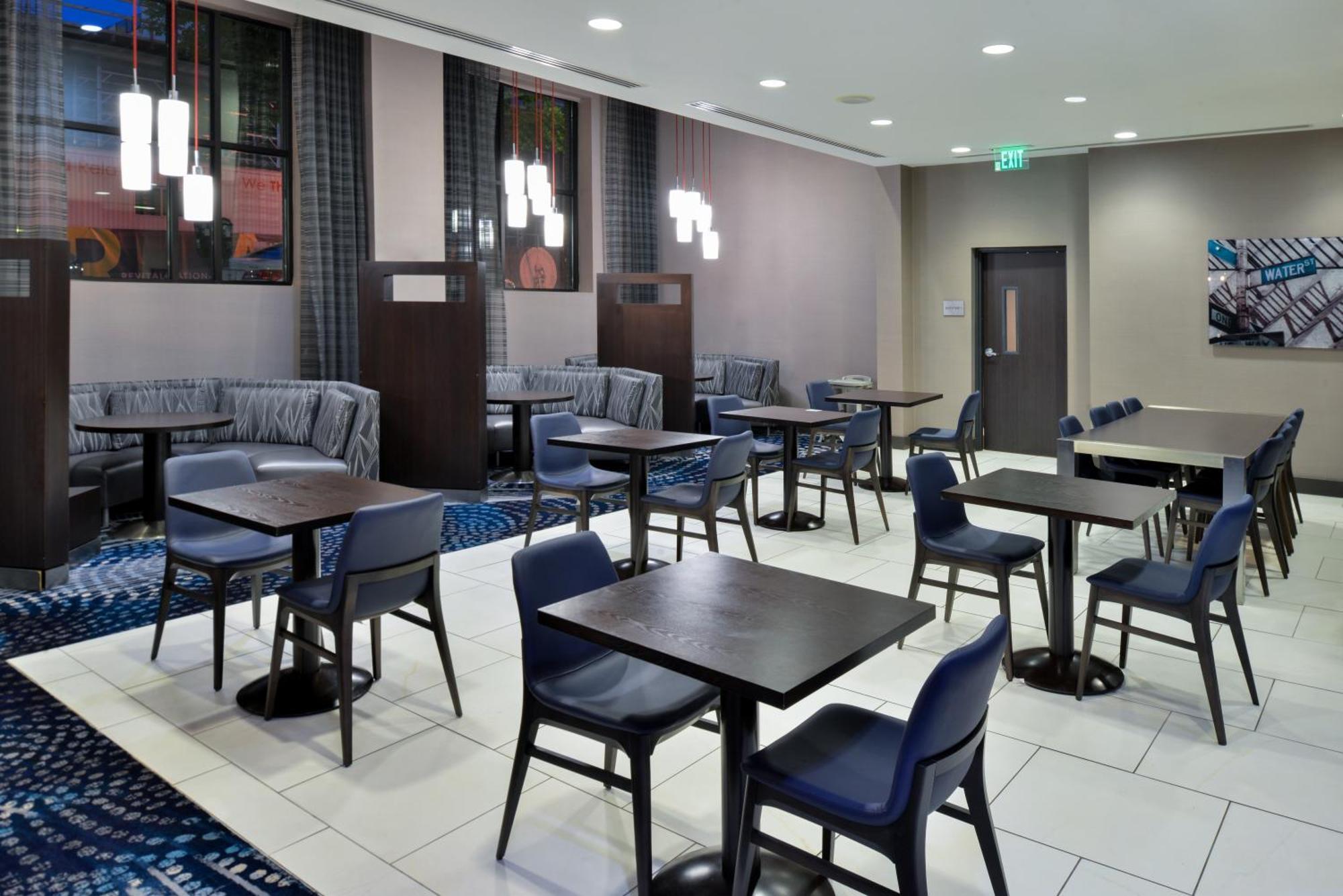 Courtyard By Marriott Wilmington Downtown/Historic District Hotel Exterior photo