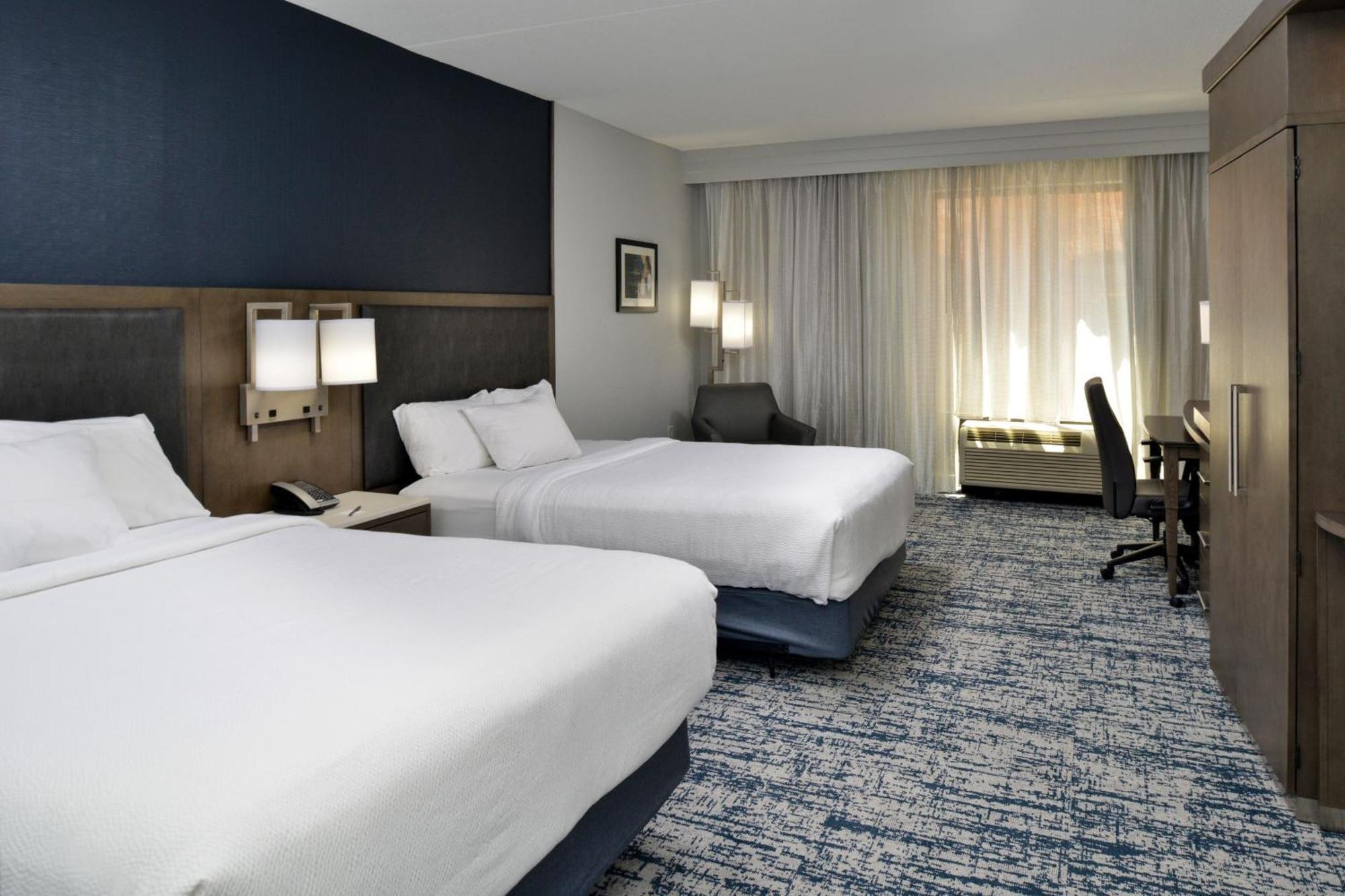Courtyard By Marriott Wilmington Downtown/Historic District Hotel Exterior photo
